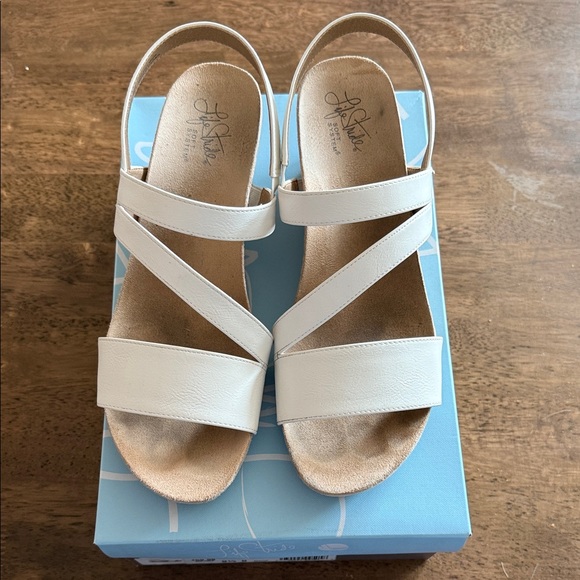 Life Stride Shoes - Life Stride White Strappy Sandals